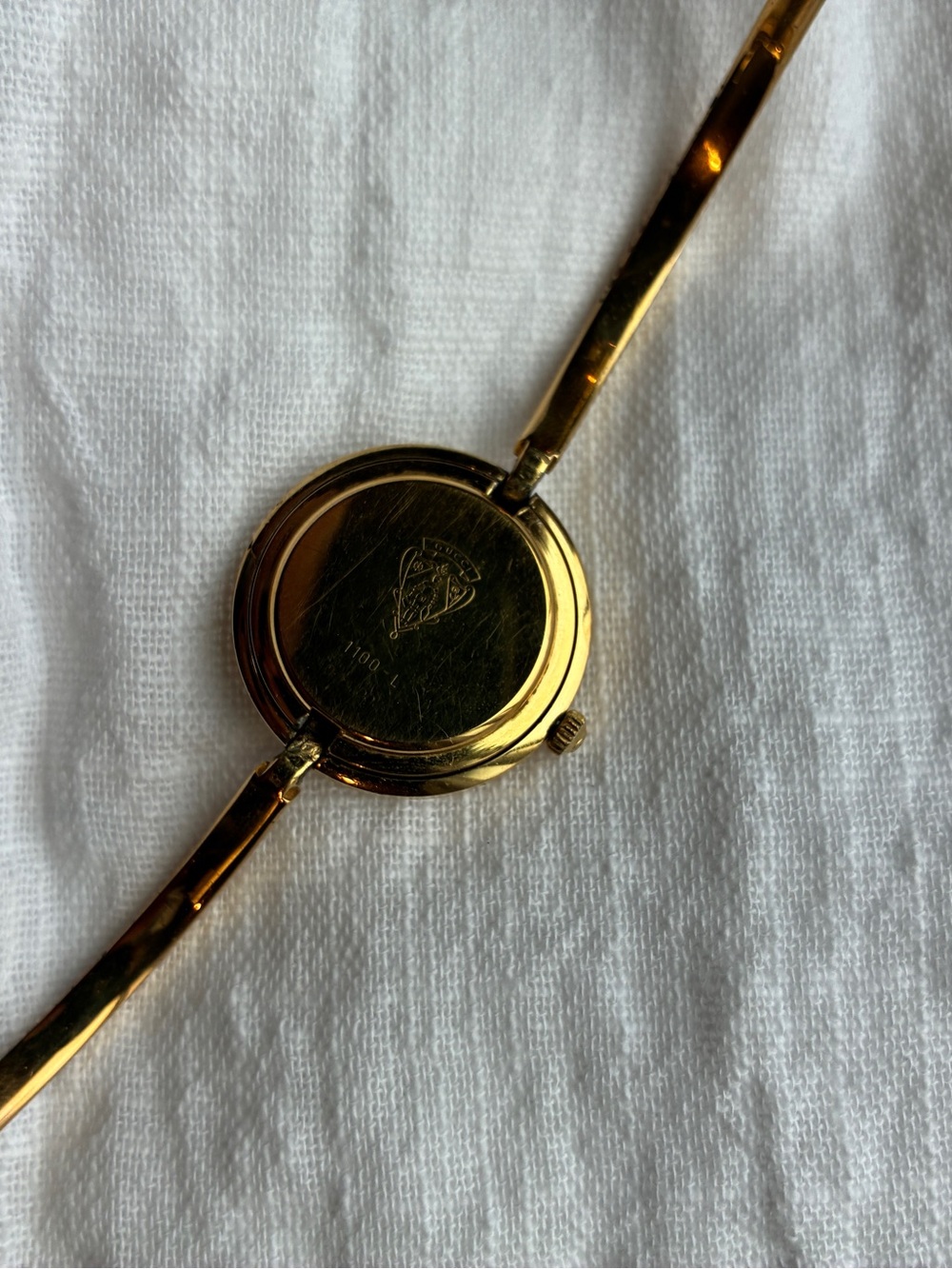 Vintage Gucci 1100-L Bezel Watch - Picture 7 of 10
